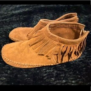 Women’s size 6.5 Mudd moccasins